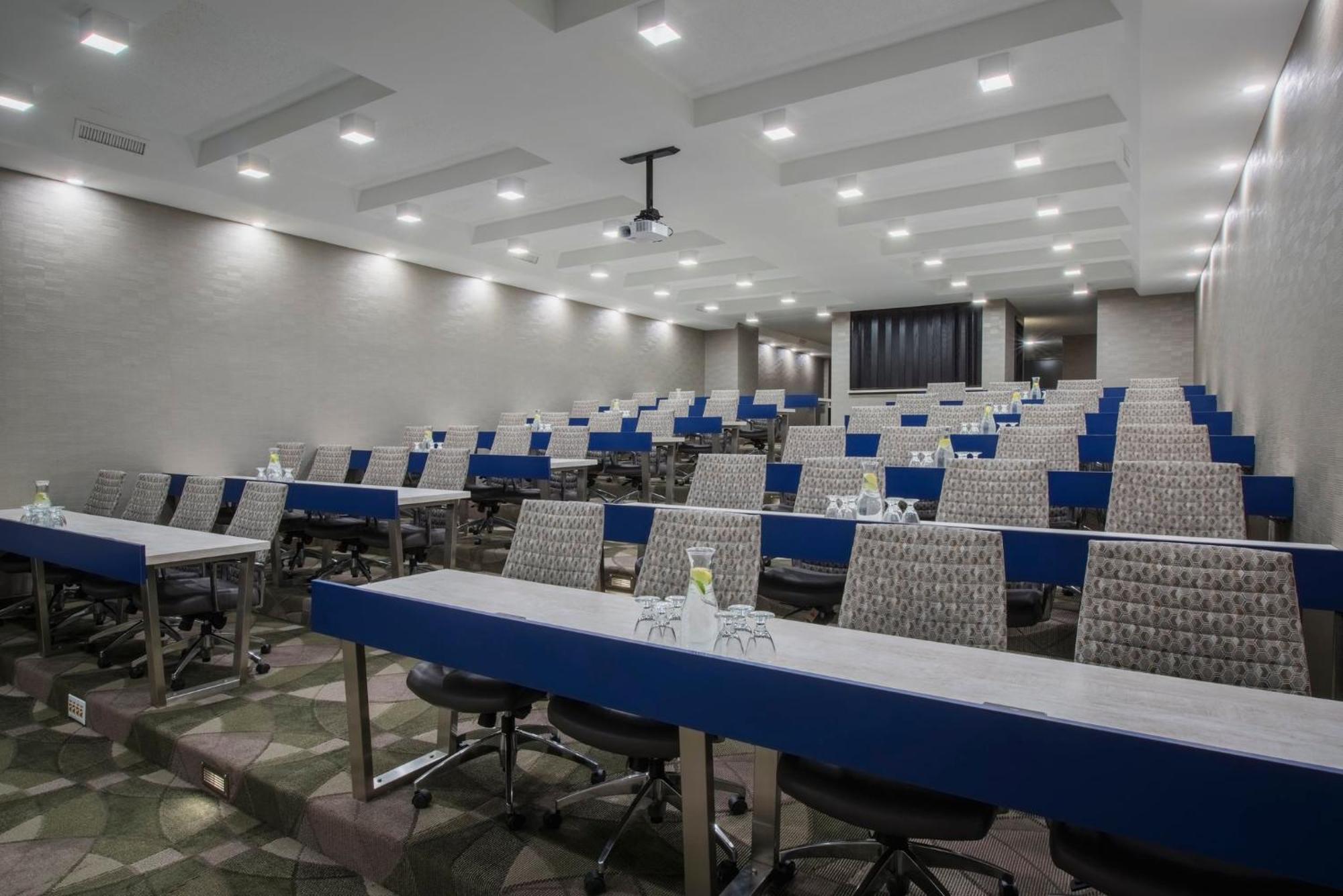 Hotel Winnipeg-south By Ihg Winnipeg